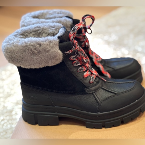Brand new UGG Aston Addie Boots sz 8.5 - Picture 3 of 6